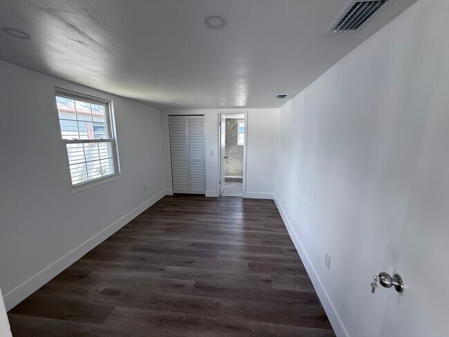 Building Photo - 2702 Ochatilla Rd