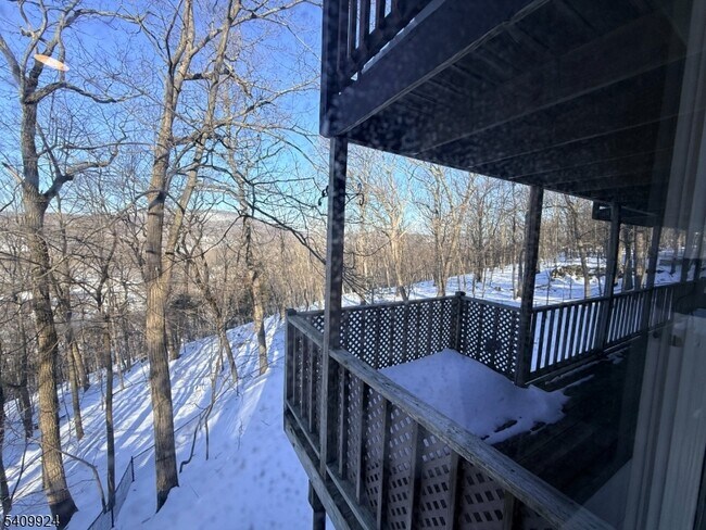 Building Photo - 237 Buena Vista Dr