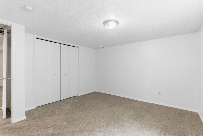 Building Photo - Charming 4 Bed, 2 Bath w/ Garage! *HOLIDAY SPECIAL: $1,000 OFF!*