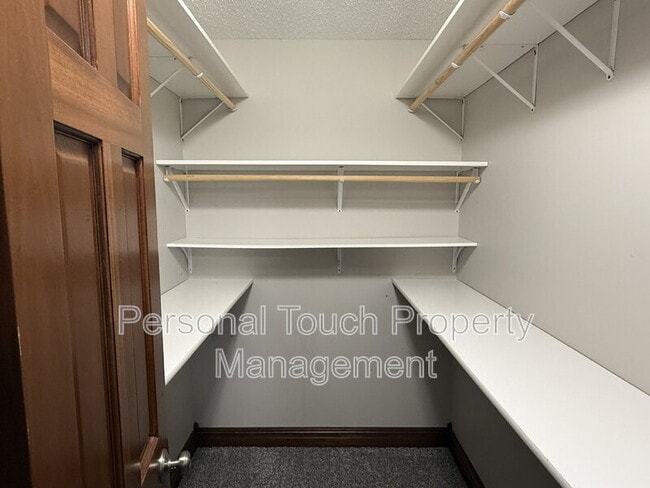 Building Photo - 3677 Polk St S