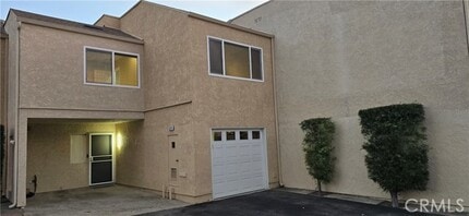 Building Photo - 5224 Walnut Ave