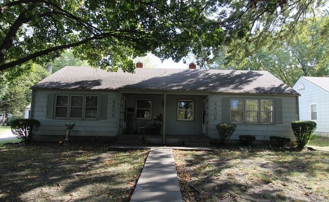 Primary Photo - 1 Bedroom 1 Bath Duplex in Navy Hill Area ...