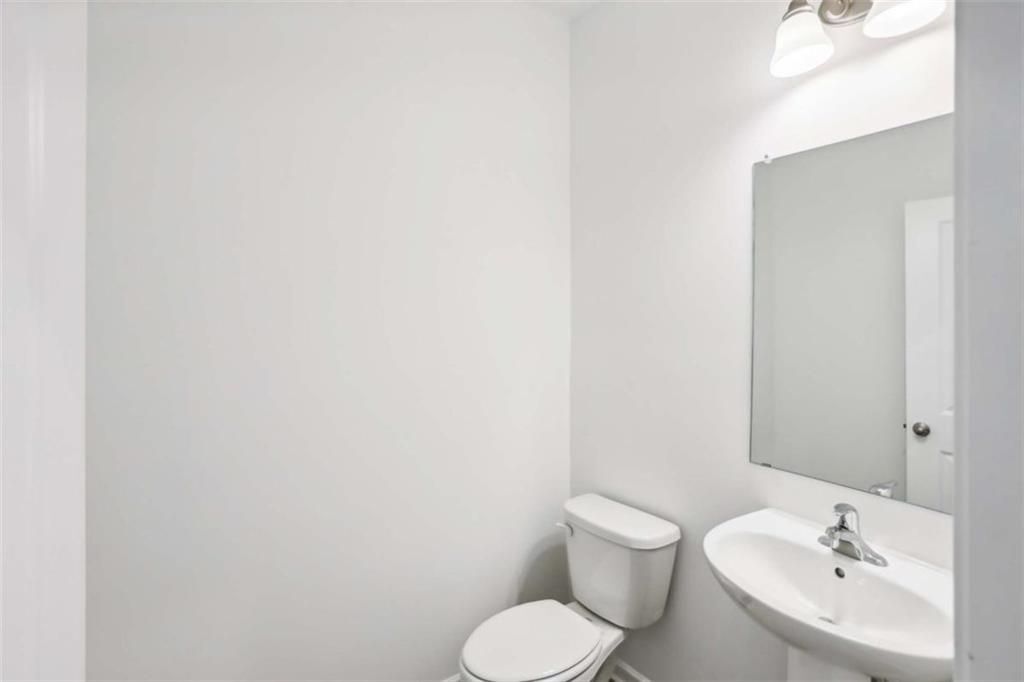 Building Photo - 2165 Boxwood Cir