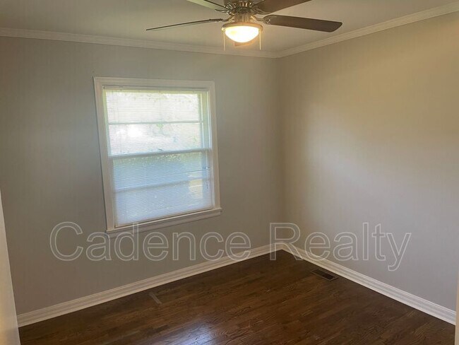Building Photo - 224 Wood Dale Dr