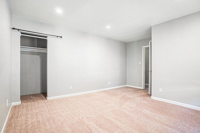 Building Photo - 1203 Benton St. - 1 bedroom | 1 bath