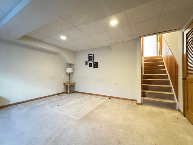 Building Photo - 1606 Donegal Dr