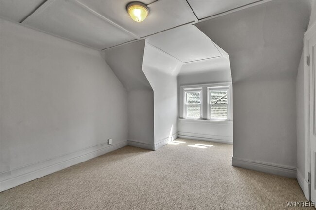 Building Photo - 522 W Ferry St