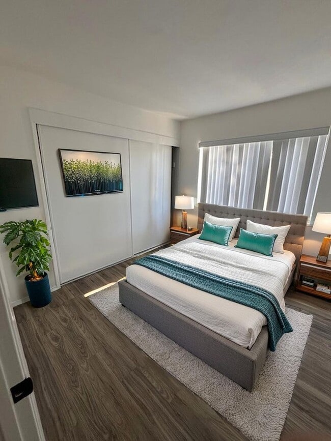 Building Photo - Villa Monaco