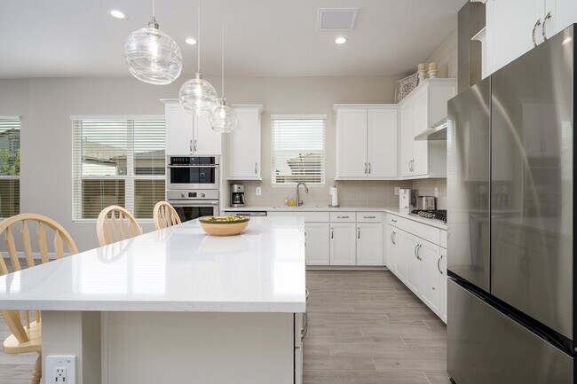 Building Photo - 5972 E Sinclair St