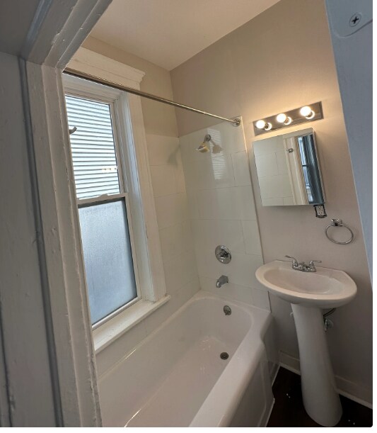 Bathroom - 1325 W Mineral St