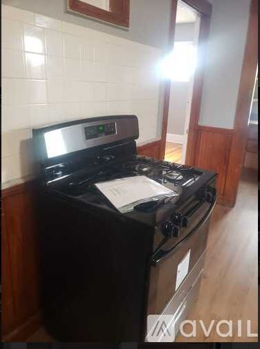 Building Photo - 61 Topliff St