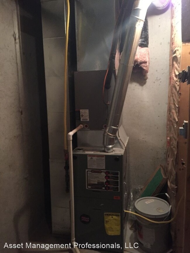 Building Photo - 710-714 Pebble Beach Rd