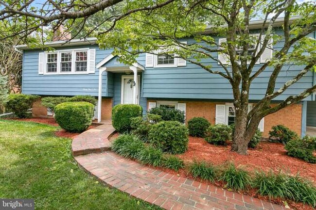 Building Photo - 9505 Farmview Ct