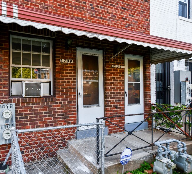 Building Photo - 1709 Montello Ave NE