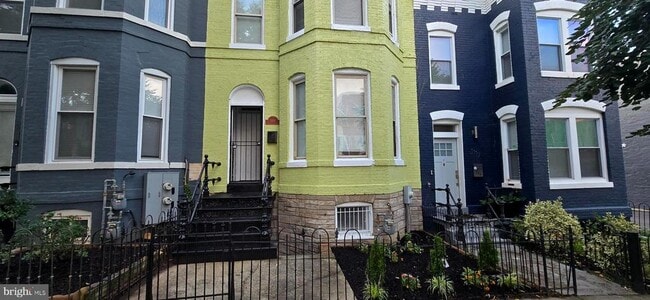 Building Photo - 1119 Montello Ave NE