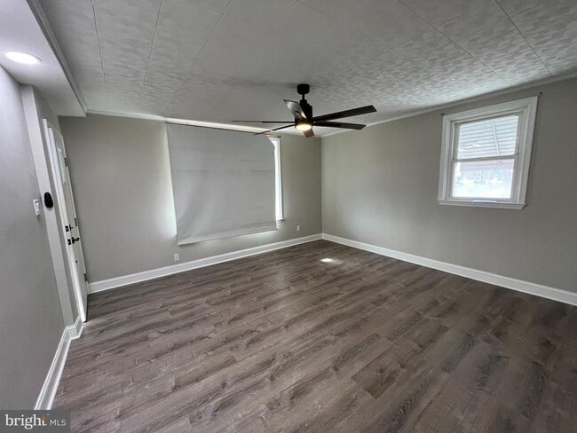 Building Photo - 1113 E Hunting Park Ave