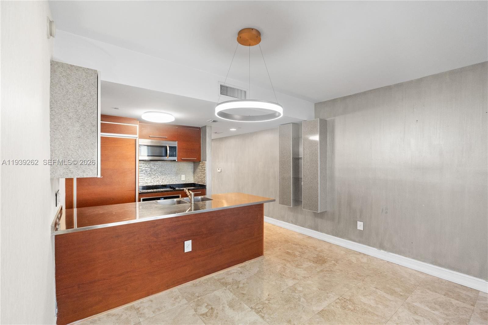 Building Photo - 1850 S Ocean Dr