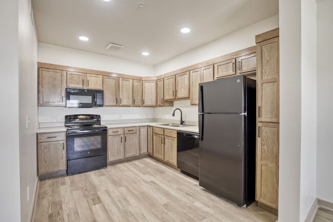 Building Photo - The Reserves at Grand View Heights