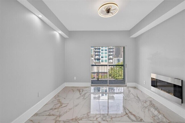 Building Photo - 1075 Peachtree Walk NE