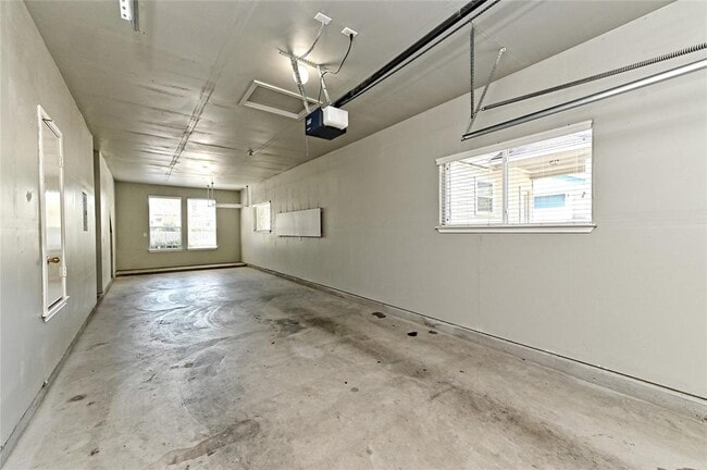 Building Photo - 1227 Cardigan St