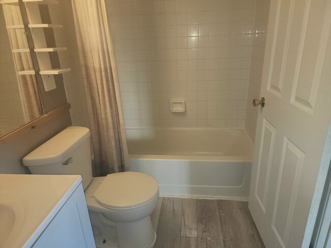 Building Photo - 416 Lauren Ln