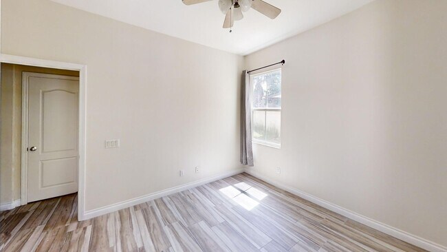 Building Photo - 4 bedroom 3 bath Fairway Canyon Home