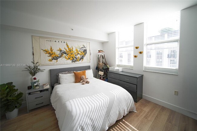 Building Photo - 4100 Salzedo St