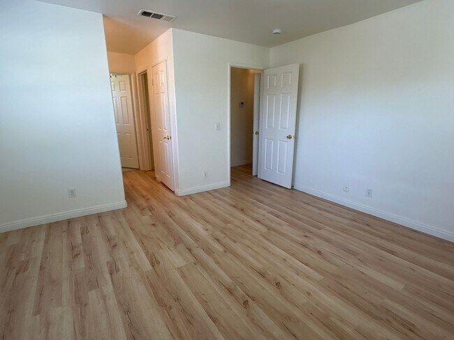 Building Photo - Spacious 2-Bedroom Condo in Prime Pasadena Area
