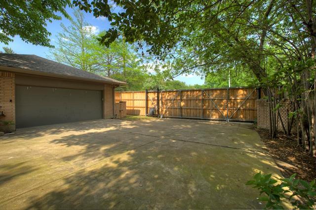 Building Photo - 5946 Desco Dr