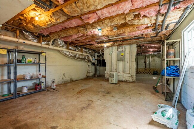 Building Photo - 3265 N Fulton Ave