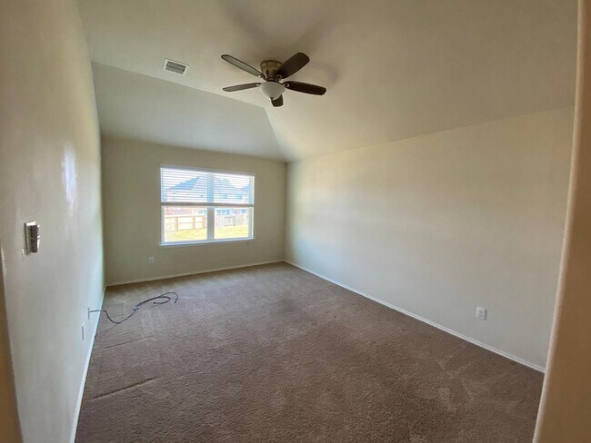 Building Photo - 1515 Daffodil Rd