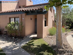 Building Photo - 5380 N Calle Del Rocio