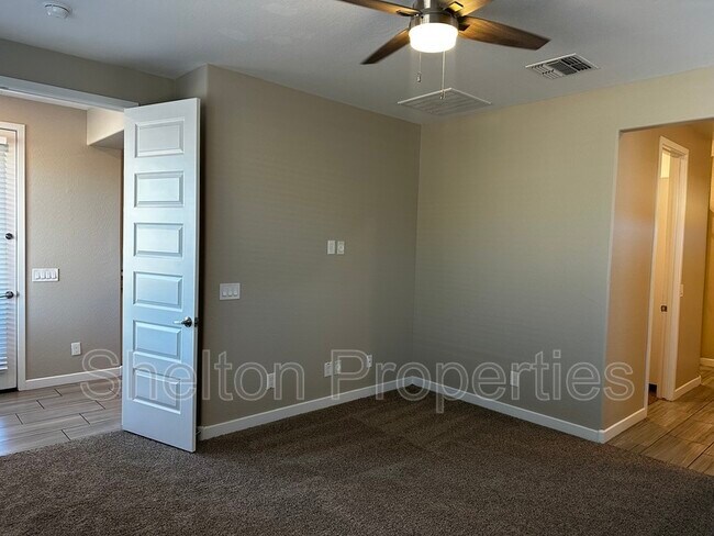 Building Photo - 16562 W Charlotte Dr