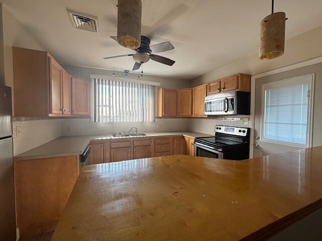 Building Photo - 512 Brandon Pl