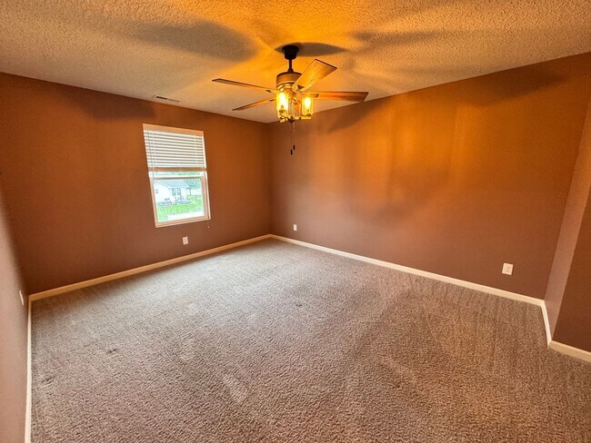 Building Photo - Dream House!! 4 Bedroom 3 Bath House in Davenport is a MUST SEE!!