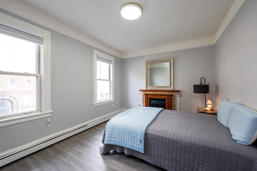 Building Photo - 233 Bidwell Ave