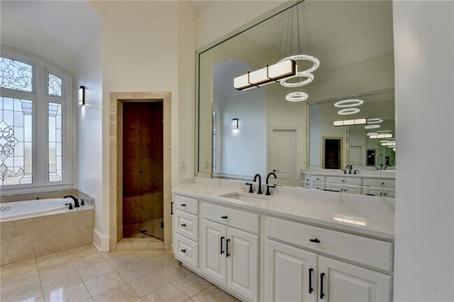 Building Photo - 7970 St Marlo Fairway Dr