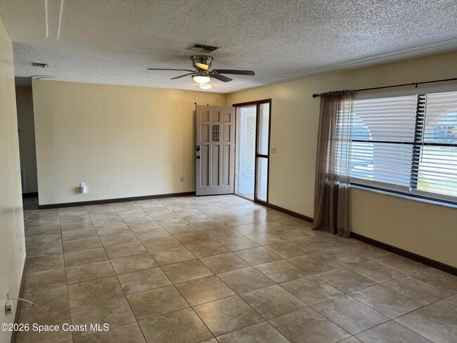 Building Photo - 472 Newfound Harbor Dr