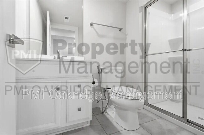 Building Photo - 414 Sydney Dr