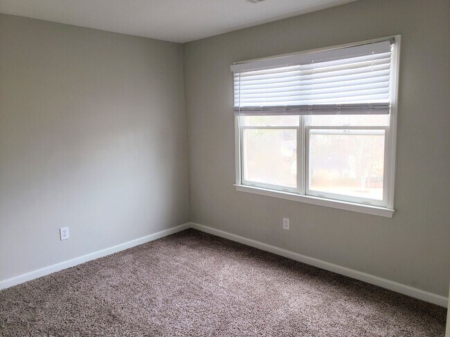 Building Photo - Beautiful 4BR Home In Established Neighborhood.