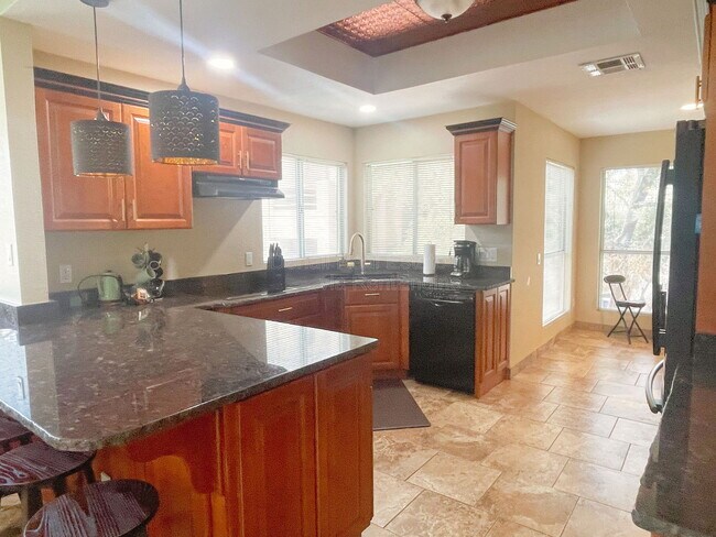 Building Photo - 101 N 7th St