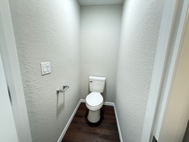 Building Photo - Spacious 3BR Home in Ocala | No HOA + Pet Friendly