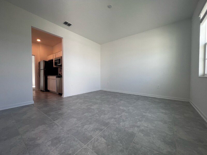 Building Photo - 784 Daring Dr