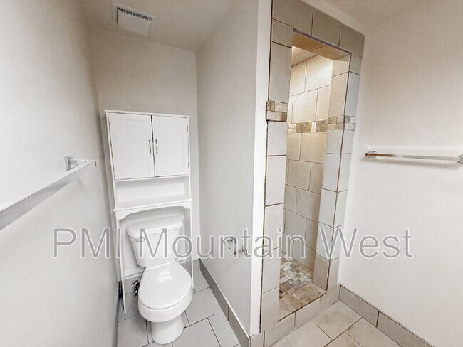 Building Photo - 142 N 200 W