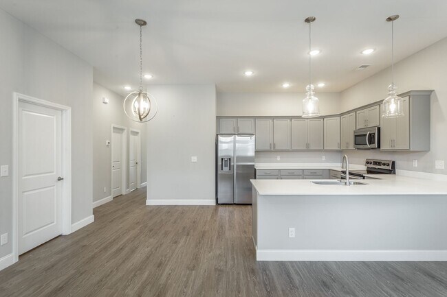 Building Photo - Brand new 3 bedroom 2 bath