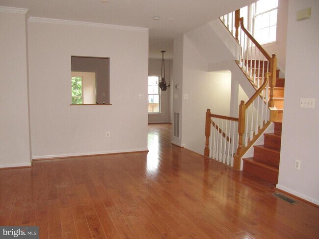Building Photo - 11640 Fairfax Center Woods Tr