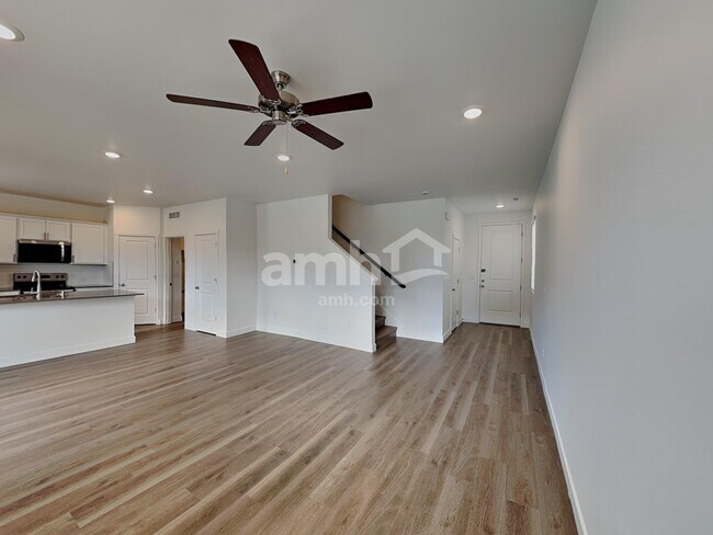 Building Photo - 4816 85th Dr NE