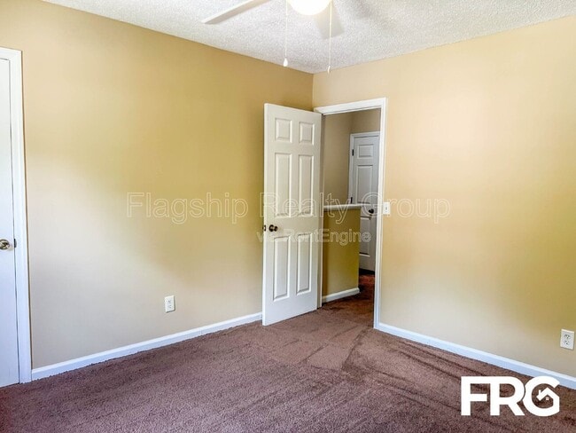 Building Photo - 206 Lindbeth Dr
