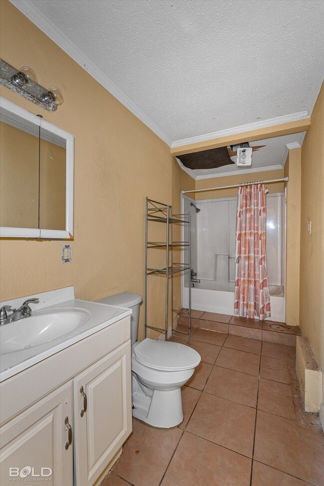 Building Photo - 3051 Amherst St