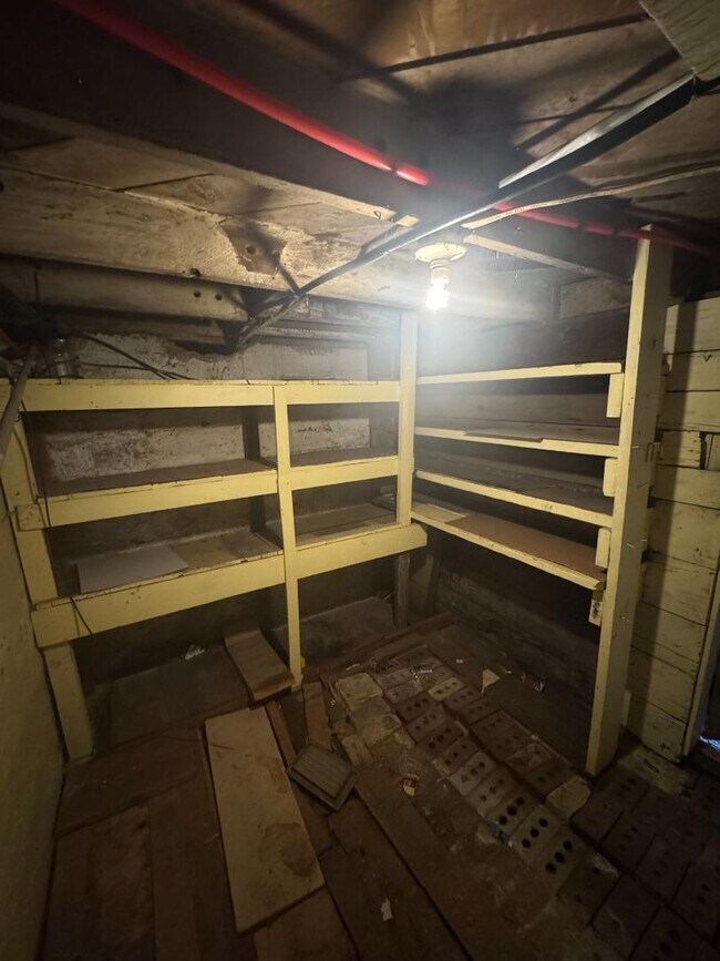 Building Photo - 1336 1st W Ave